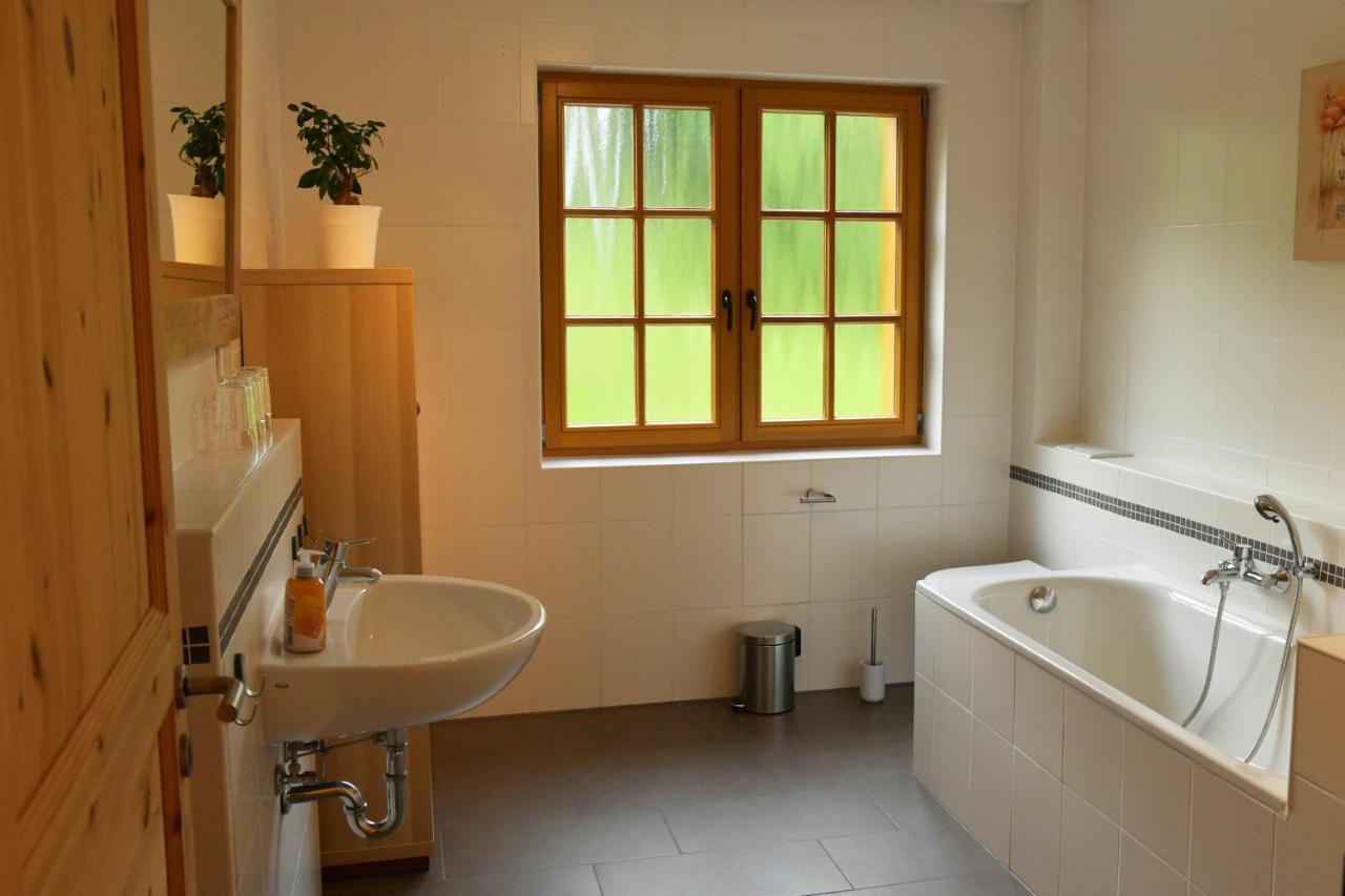 Haus Alpenrose Zum Vic Apartamento Wermelskirchen Exterior foto
